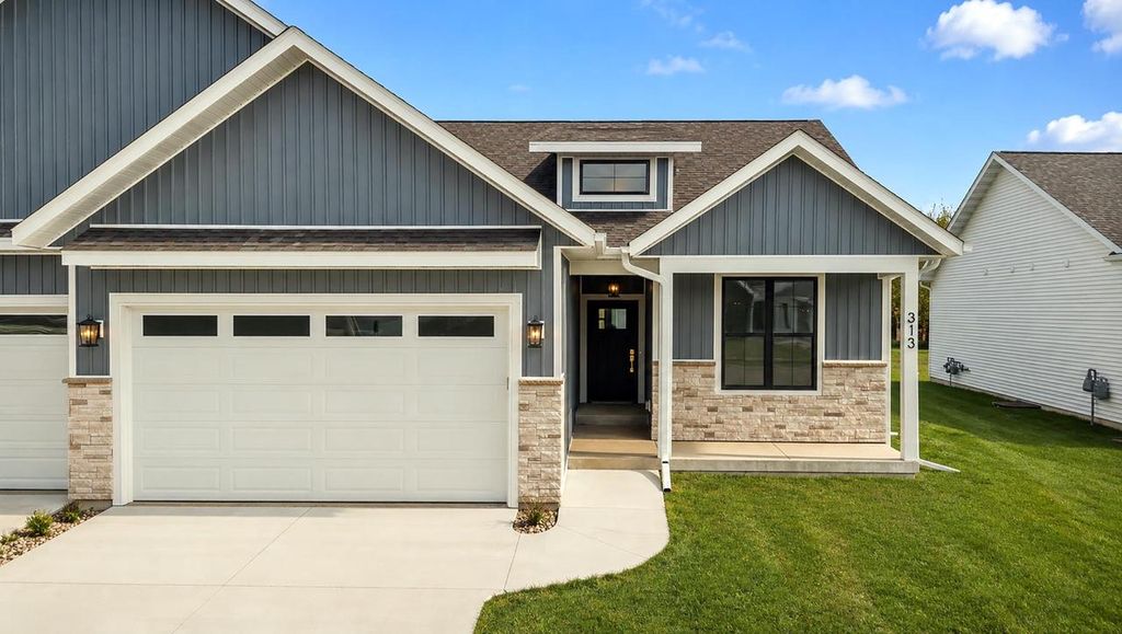 Photo of 313 Willow STREET, Pardeeville, WI 53954 (MLS # 2022858)