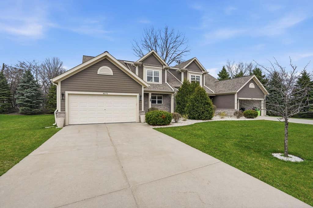 Photo of 4075 Wyndham Pointe CIRCLE #6, Brookfield, WI 53005 (MLS # 1974041)