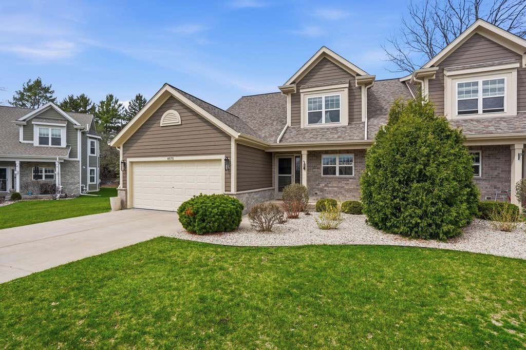 Photo of 4075 Wyndham Pointe CIRCLE #6, Brookfield, WI 53005 (MLS # 1974041)