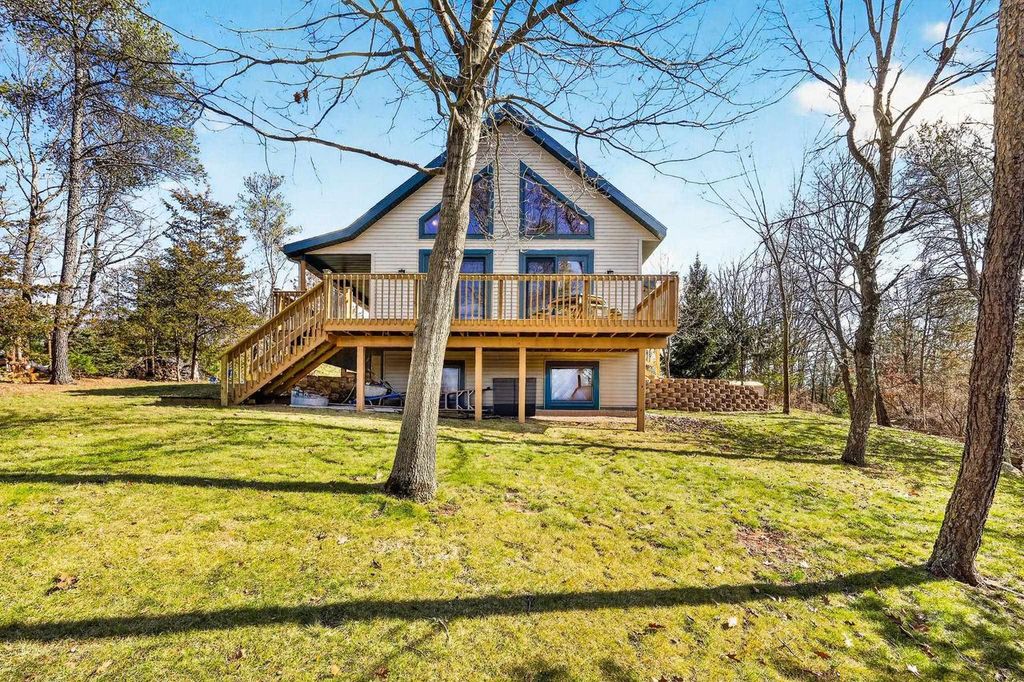 Photo of W8510 Lake Point COURT, Oxford, WI 53952 (MLS # 2020402)