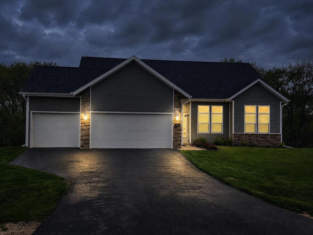 Photo of 611 E Maple Beach DRIVE, Edgerton, WI 53534 (MLS # 2022662)