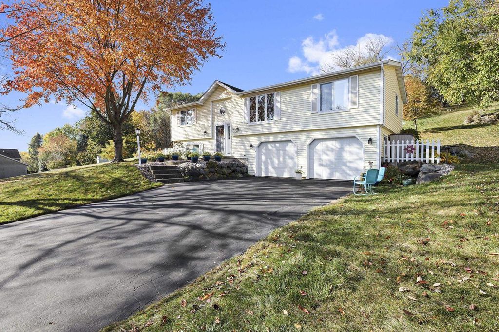 Photo of 737 Willow Run STREET, Cottage Grove, WI 53527 (MLS # 2011909)