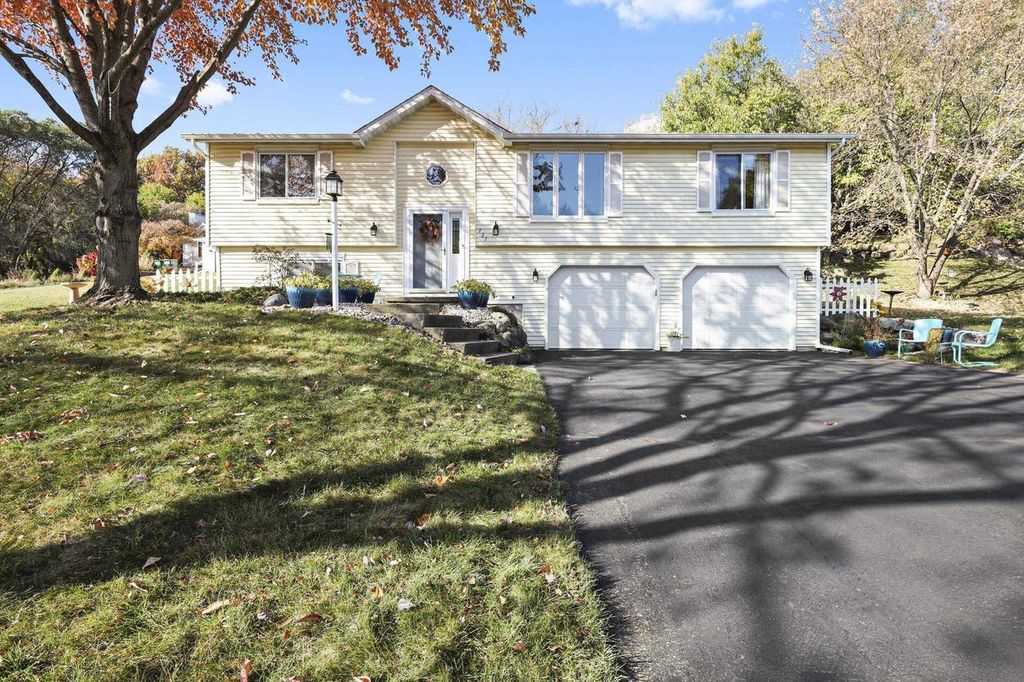 Photo of 737 Willow Run STREET, Cottage Grove, WI 53527 (MLS # 2011909)