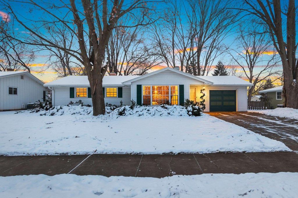 Photo of 424 N St Bernard DRIVE, De Pere, WI 54115 (MLS # 50319021)