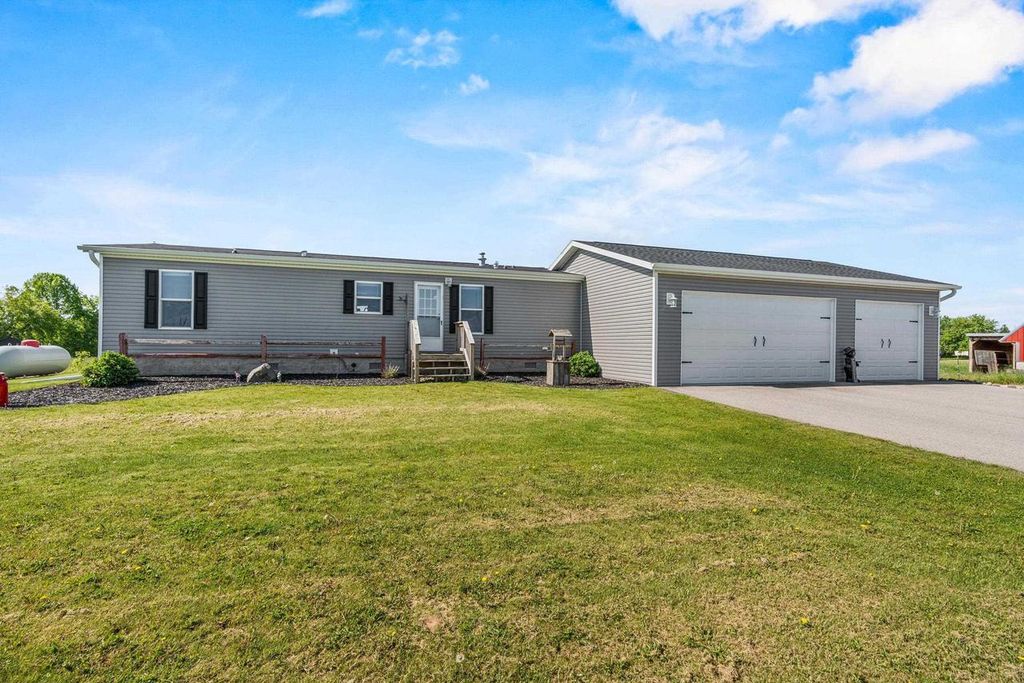 Photo of 4931 Molitor ROAD, Lena, WI 54139 (MLS # 50326770)