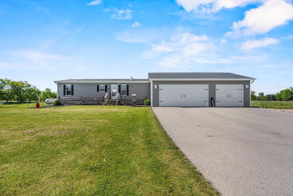 Photo of 4931 Molitor ROAD, Lena, WI 54139 (MLS # 50326770)