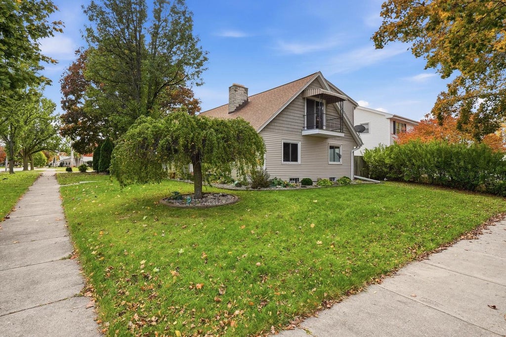 Photo of 9045 W Butler PLACE, Milwaukee, WI 53225 (MLS # 1986352)