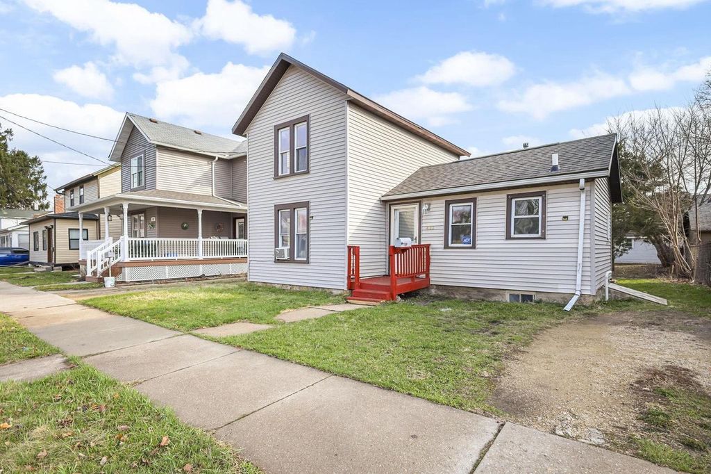 Photo of 433 S Jackson STREET, Janesville, WI 53548 (MLS # 2019704)