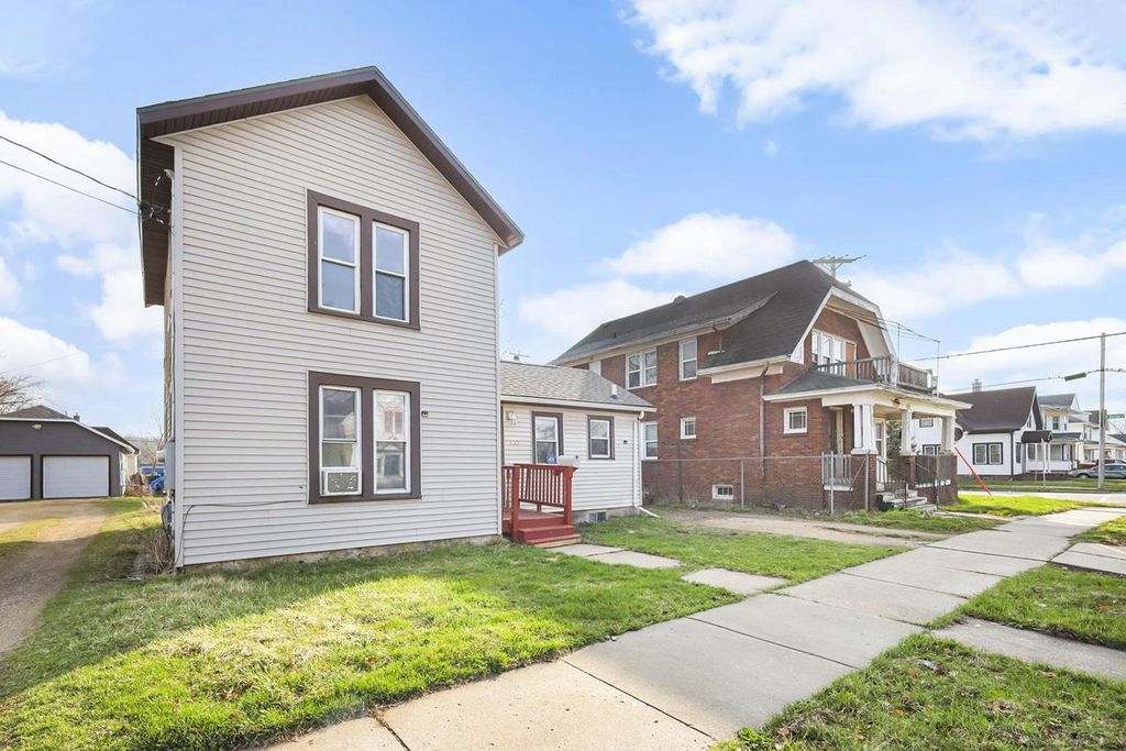 Photo of 433 S Jackson STREET, Janesville, WI 53548 (MLS # 2019704)