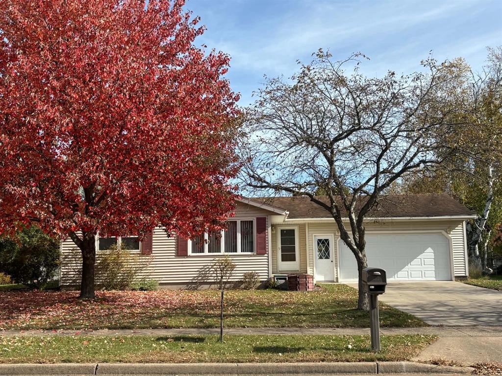 Photo of 3037 Hartwood DRIVE, Eau Claire, WI 54703 (MLS # 1606077)