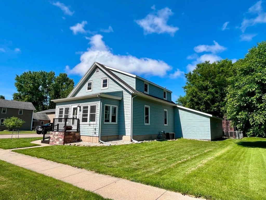 Photo of 621 Dallas STREET, Sauk City, WI 53583 (MLS # 2026341)