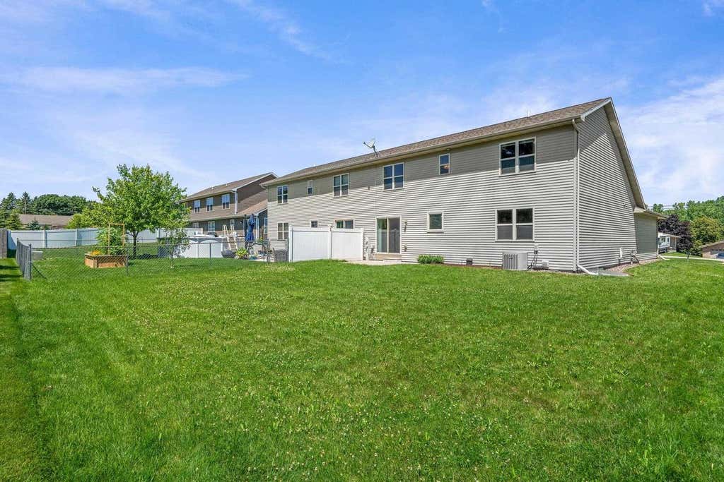 Photo of 609 Creekview LANE, Appleton, WI 54915 (MLS # 50329138)