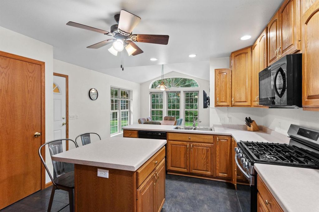 Photo of 6220 Pointe PLACE, Wisconsin Rapids, WI 54494 (MLS # 22603556)