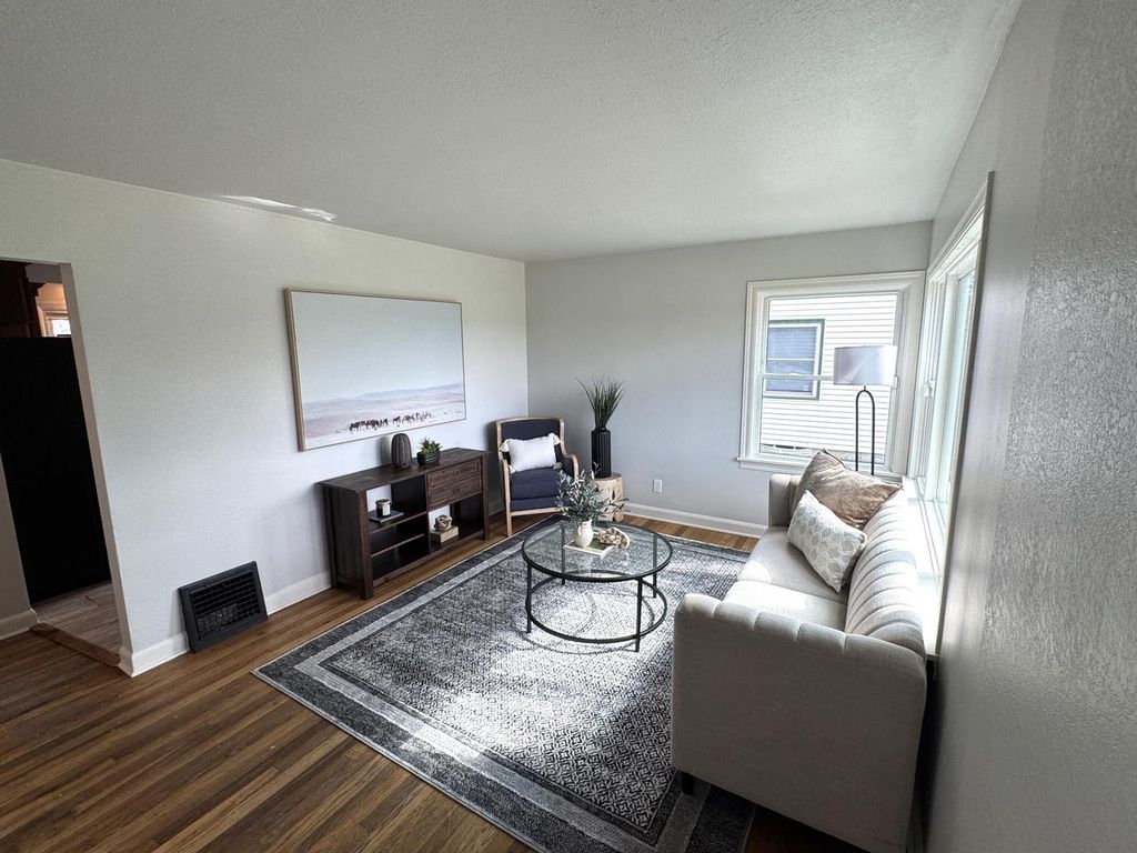 Photo of 173 Walton AVENUE, Waukesha, WI 53186 (MLS # 1960773)