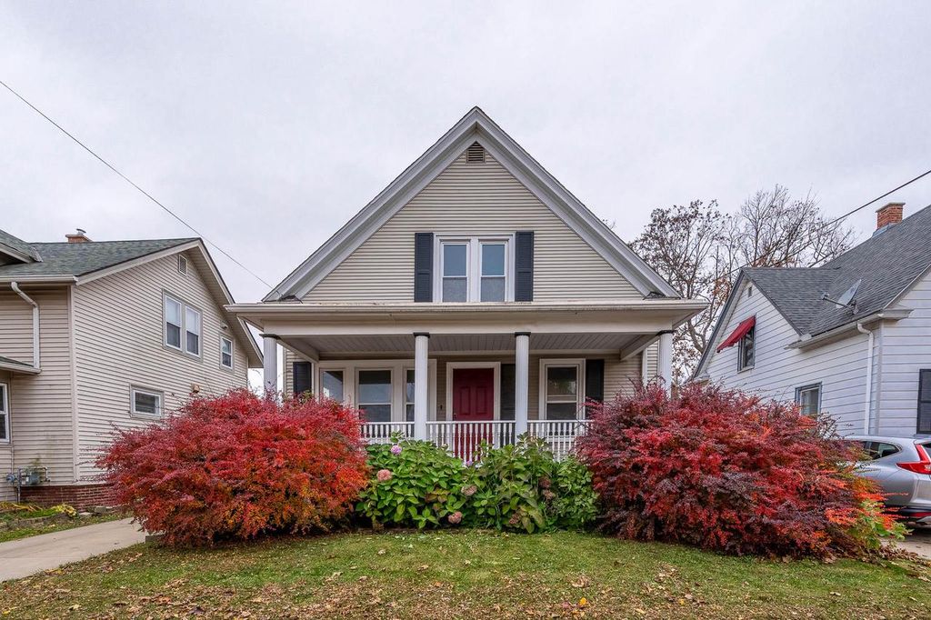 Photo of 540 Hayes AVENUE, Racine, WI 53405 (MLS # 1942366)