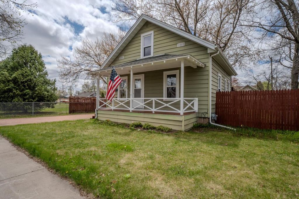 Photo of 1030 S 8th AVENUE, Wausau, WI 54401 (MLS # 22601931)