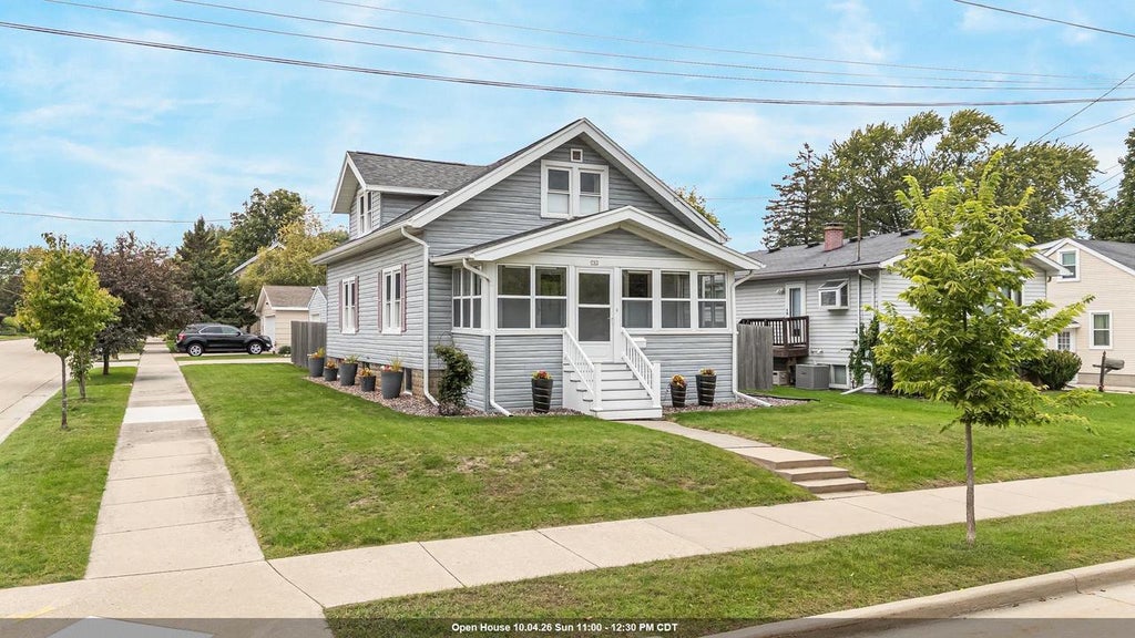 Photo of 703 N Sawyer STREET, Oshkosh, WI 54902 (MLS # 50333609)