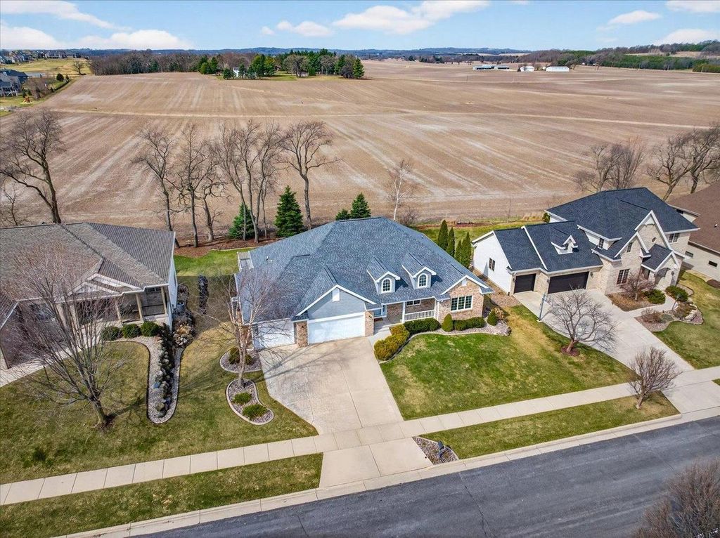 Photo of 485 Riviera STREET, Oregon, WI 53575 (MLS # 2019338)