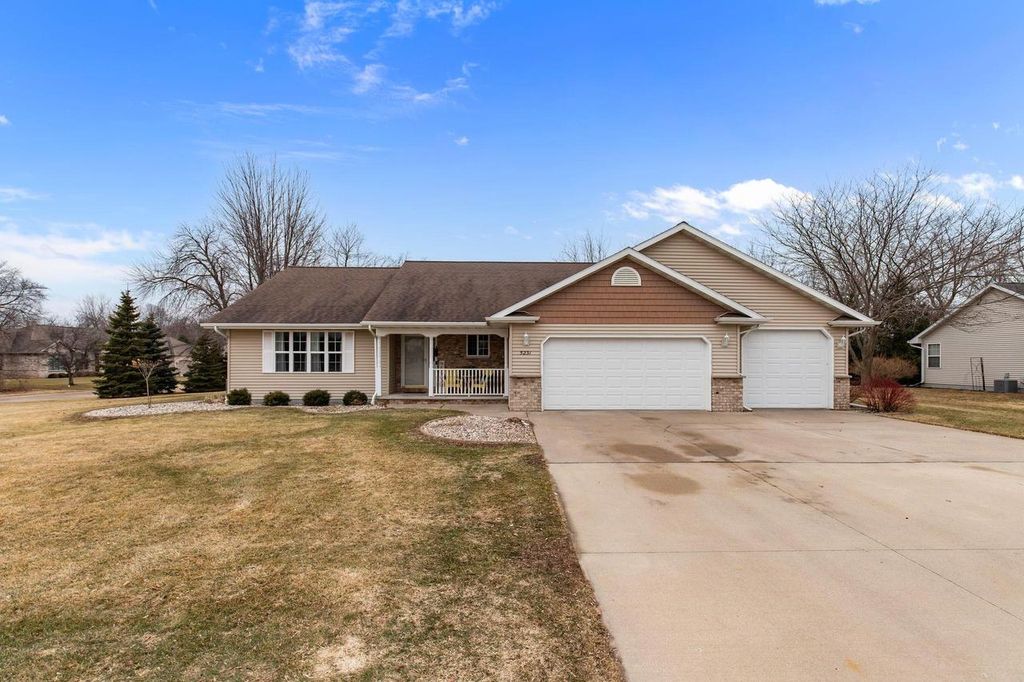 Photo of W5231 Natures Way DRIVE, Sherwood, WI 54169 (MLS # 50322074)