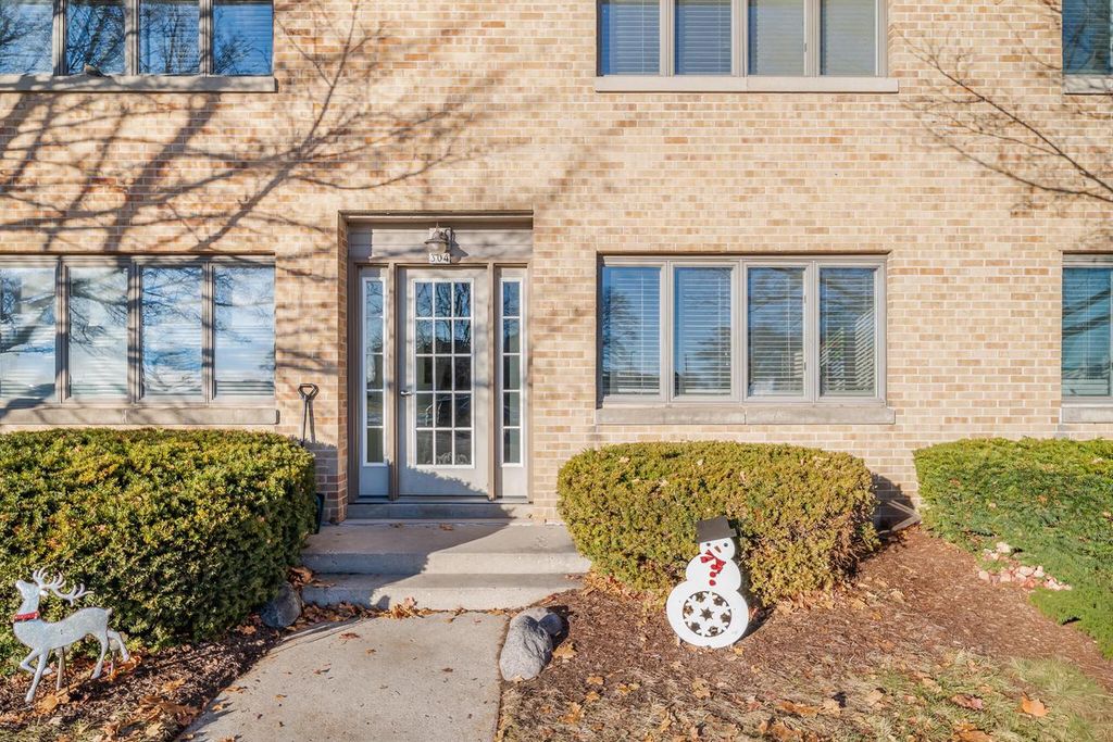 Photo of 304 Center AVENUE #1, Sheboygan, WI 53081 (MLS # 1945600)