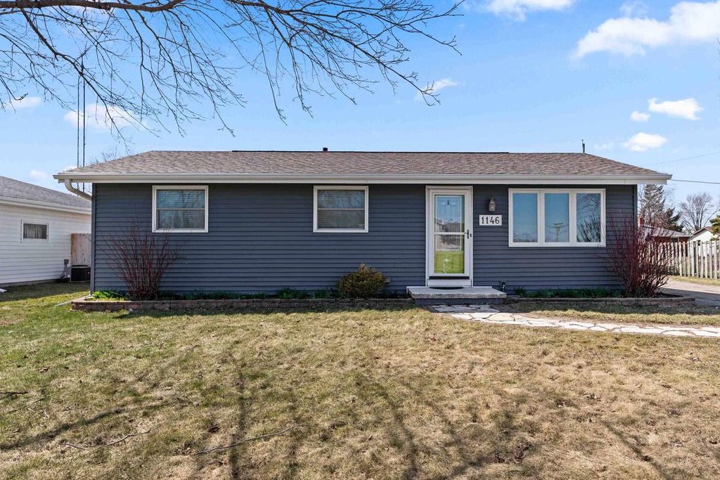 Photo of 1146 Redwood LANE, Menasha, WI 54952 (MLS # 50323276)