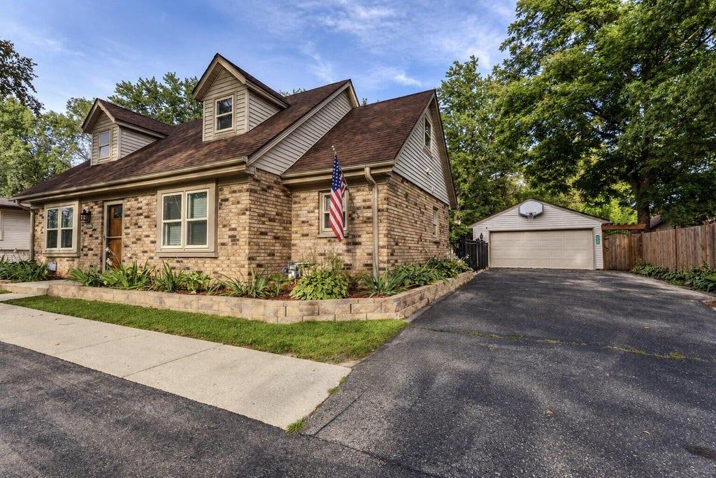 Photo of 10166 S Nicholson ROAD, Oak Creek, WI 53154 (MLS # 1982750)
