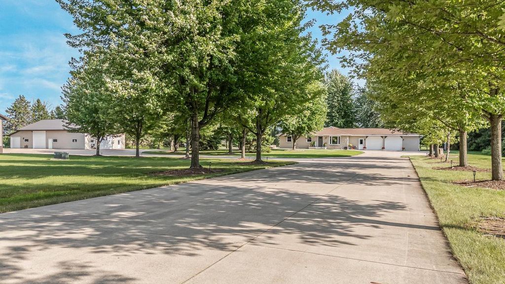 Photo of W2221 County Rd Uu, Appleton, WI 54913 (MLS # 50329535)