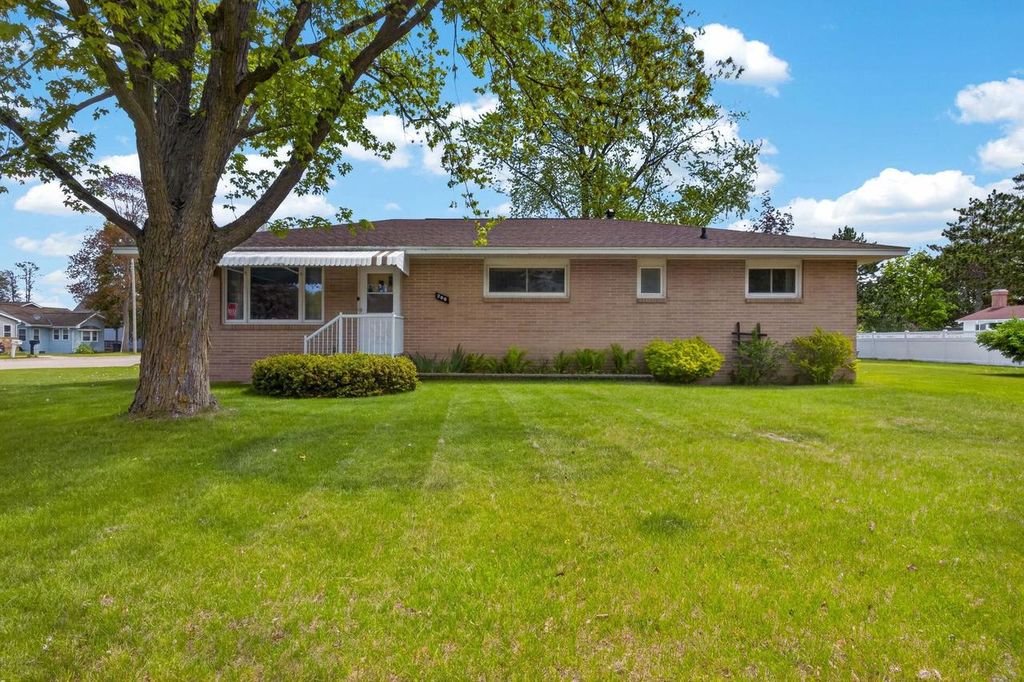 Photo of 200 S Wood AVENUE, Peshtigo, WI 54157 (MLS # 50326150)