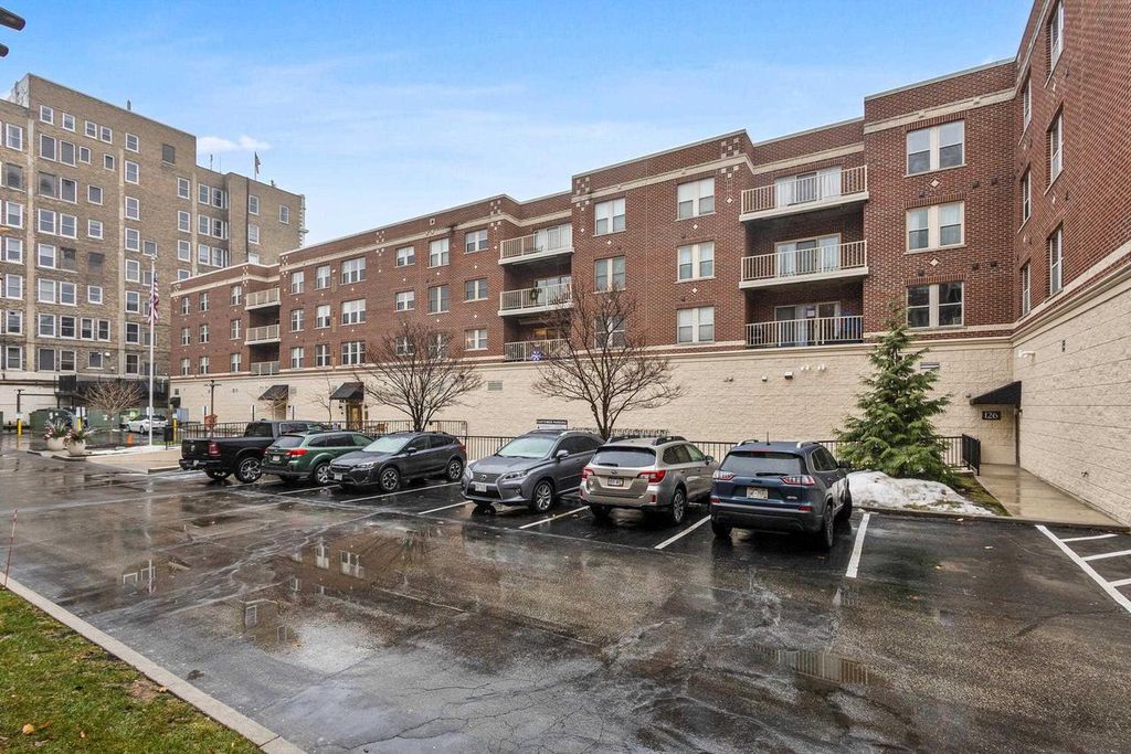 Photo of 118 S Washington STREET, Green Bay, WI 54301 (MLS # 50320726)