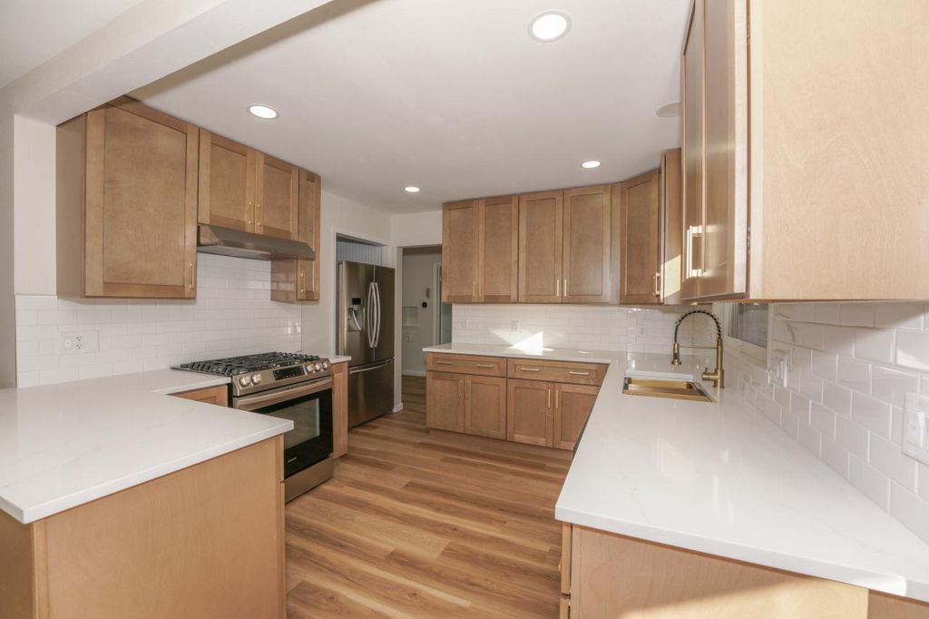Photo of 6818 W Morgan AVENUE, Milwaukee, WI 53220 (MLS # 1939368)