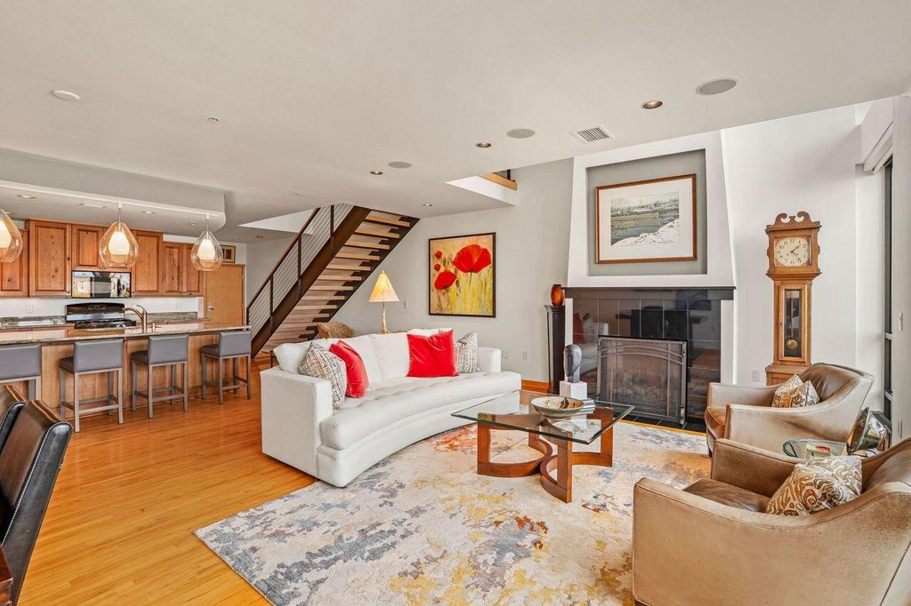 Photo of 311 E Erie STREET #425, Milwaukee, WI 53202 (MLS # 1940909)