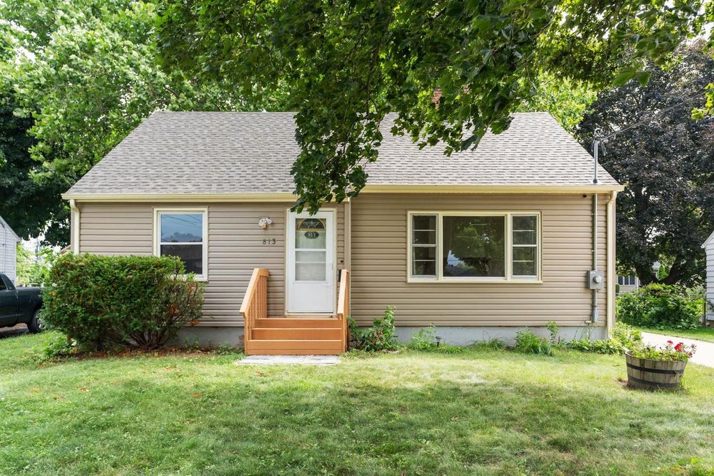 Photo of 813 Powers AVENUE, Madison, WI 53714 (MLS # 2029732)