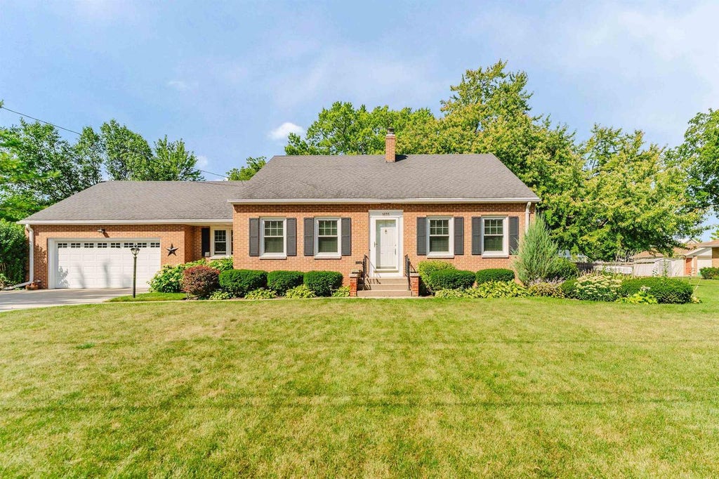 Photo of 1655 Arizona STREET, Oshkosh, WI 54902 (MLS # 50331992)
