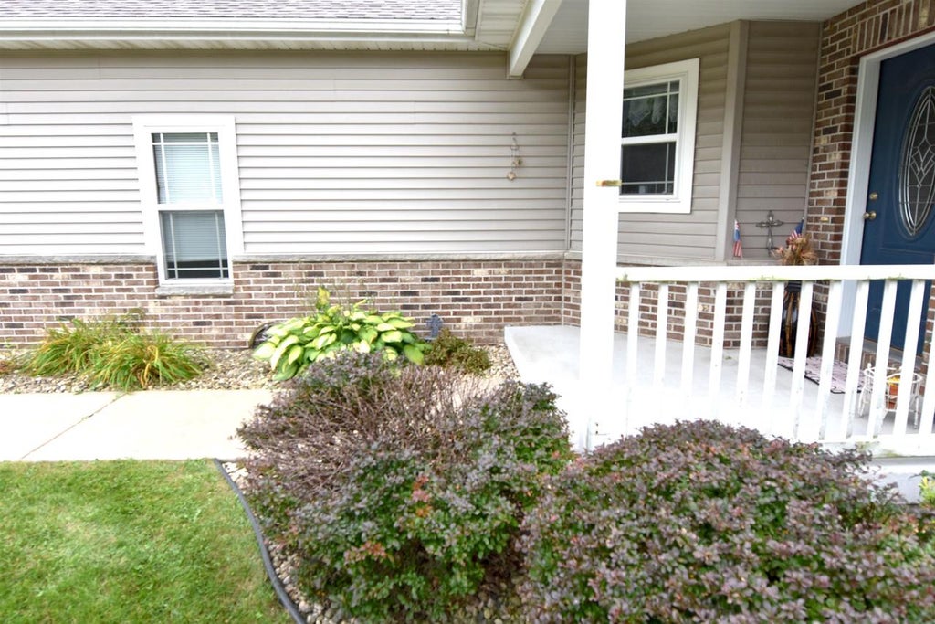 Photo of 1816 Dondee ROAD, Madison, WI 53716 (MLS # 2031880)