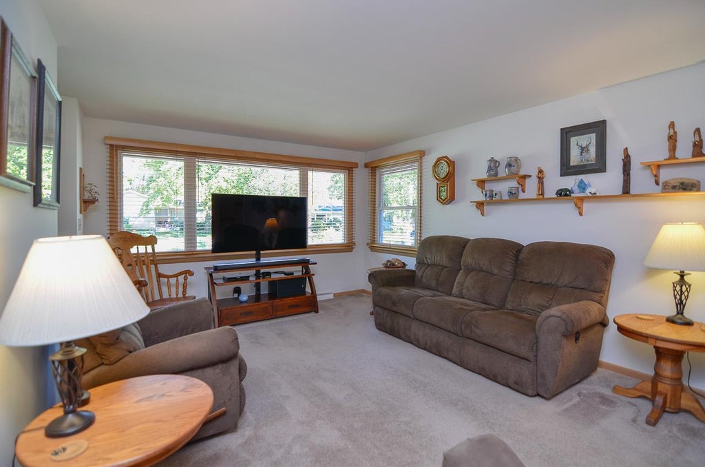 Photo of 168 Gwynn STREET, Green Bay, WI 54301 (MLS # 50333814)