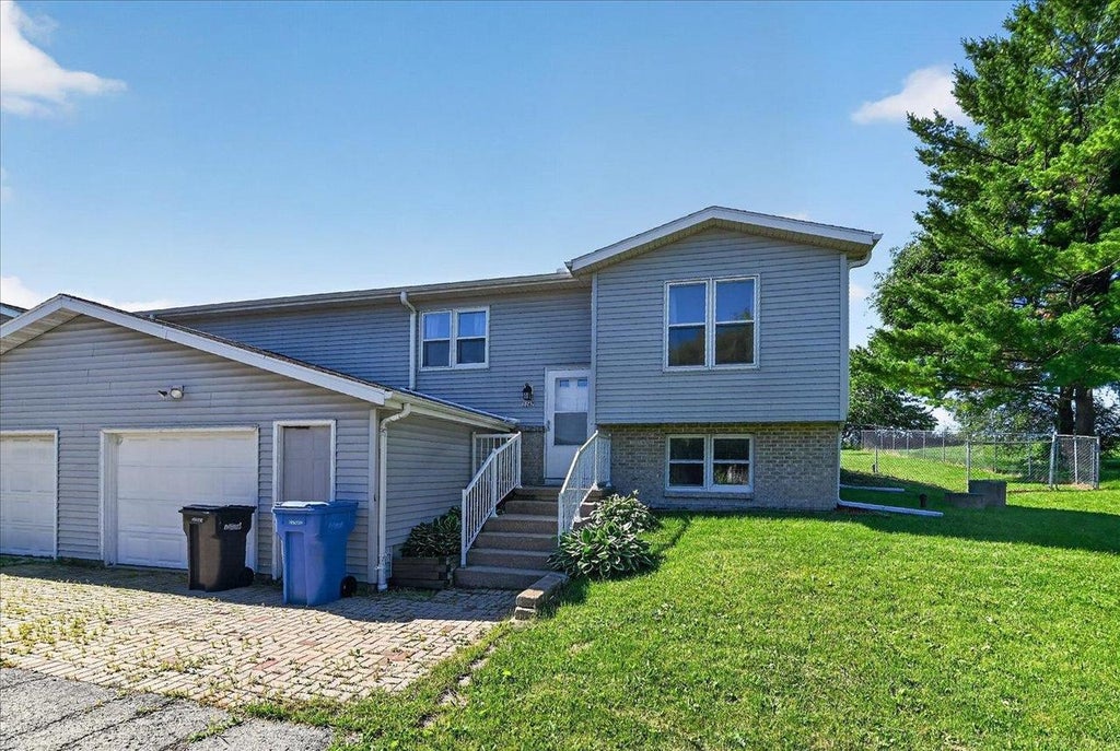 Photo of 2267 Manley DRIVE, Sun Prairie, WI 53590 (MLS # 2026320)