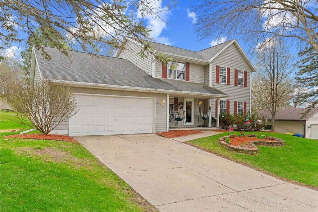 Photo of 2655 Indian Hill DRIVE, Green Bay, WI 54313 (MLS # 50324786)