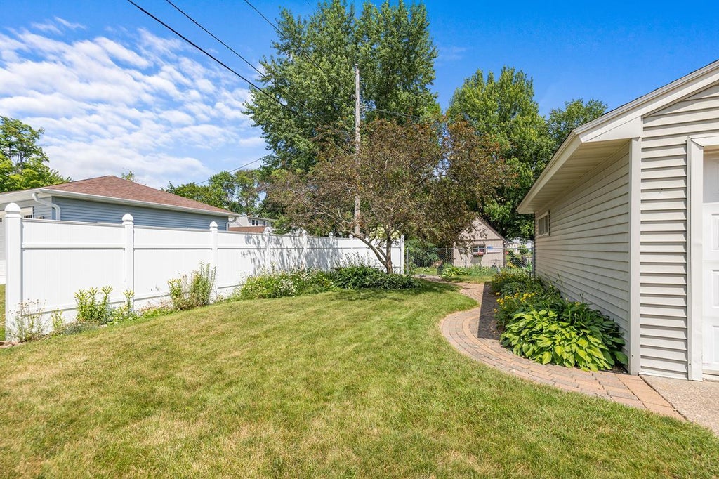 Photo of 2517 Pied Piper LANE, Wausau, WI 54403 (MLS # 22603142)