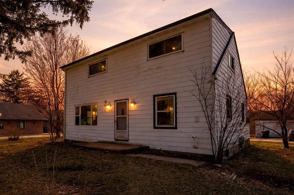 Photo of 5439 S Egofske ROAD, New Berlin, WI 53146 (MLS # 1955971)
