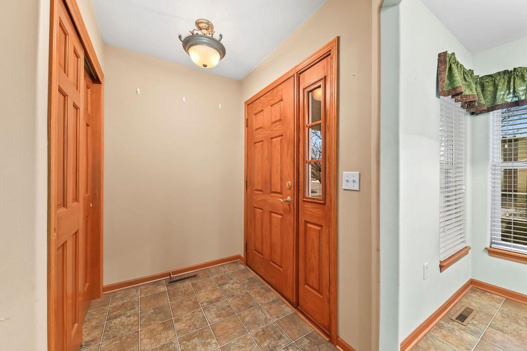 Photo of N57W24128 N Sycamore CIRCLE, Sussex, WI 53089 (MLS # 1946874)