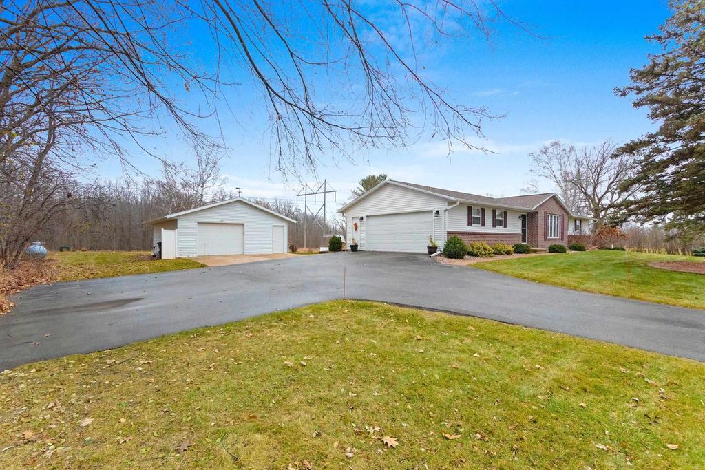 Photo of 1420 Geneva ROAD, De Pere, WI 54115 (MLS # 50318761)