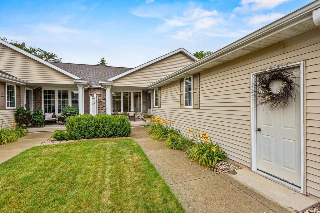 Photo of 1808 Hardwoods COURT, De Pere, WI 54115 (MLS # 50331886)