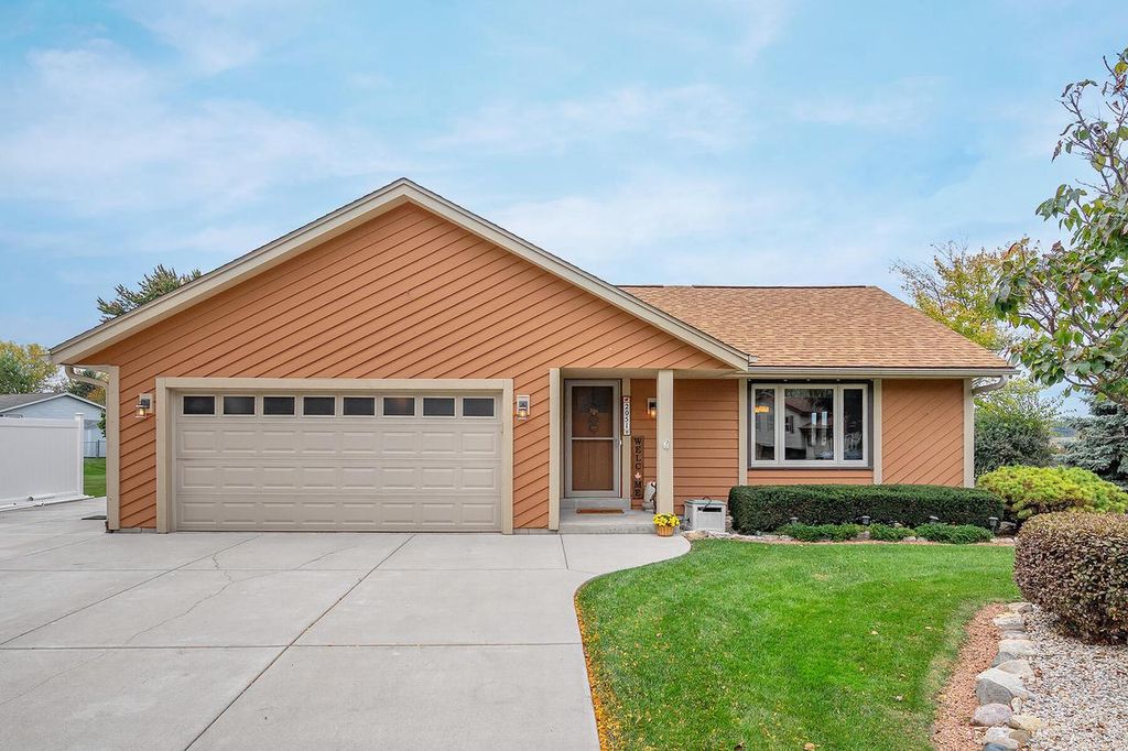 Photo of 2051 E Poplar AVENUE, Oak Creek, WI 53154 (MLS # 1937192)