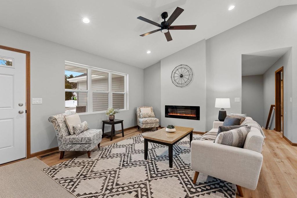 Photo of 1927 Southland LANE, New London, WI 54961 (MLS # 50320993)