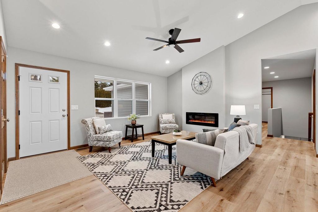 Photo of 1927 Southland LANE, New London, WI 54961 (MLS # 50320993)