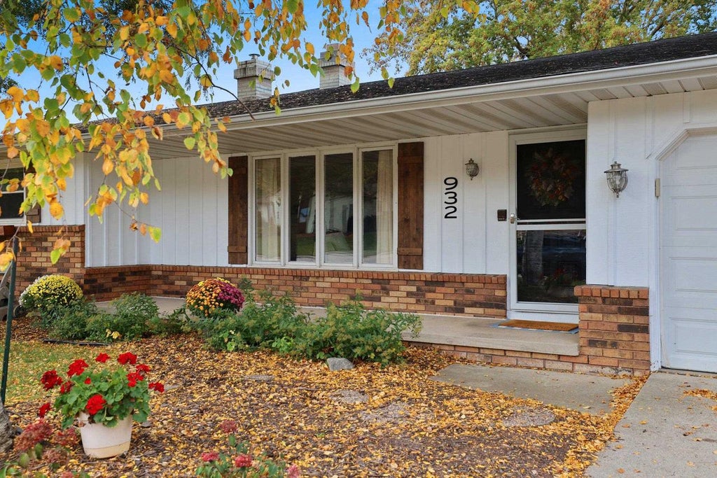 Photo of 932 Hilly Haven COURT, Green Bay, WI 54311 (MLS # 50334392)