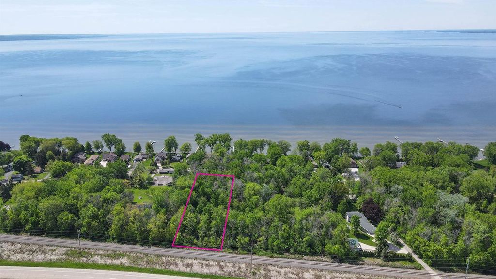 Photo of Firelane 6, Menasha, WI 54952 (MLS # 50324624)