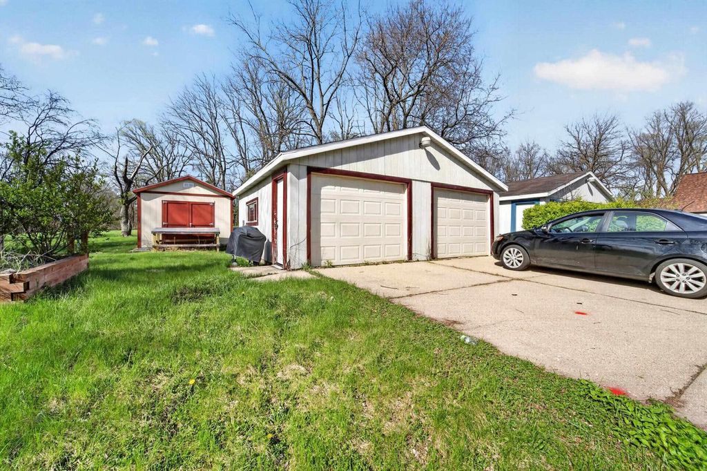 Photo of 4002-4004 Bruns AVENUE, Madison, WI 53714 (MLS # 2023165)
