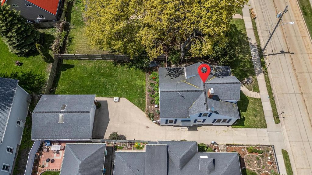 Photo of 1119 E Parkway AVENUE, Oshkosh, WI 54901 (MLS # 50324860)