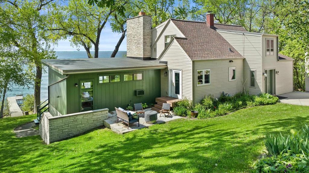 Photo of 2825 Nicolet DRIVE, Green Bay, WI 54311 (MLS # 50326194)